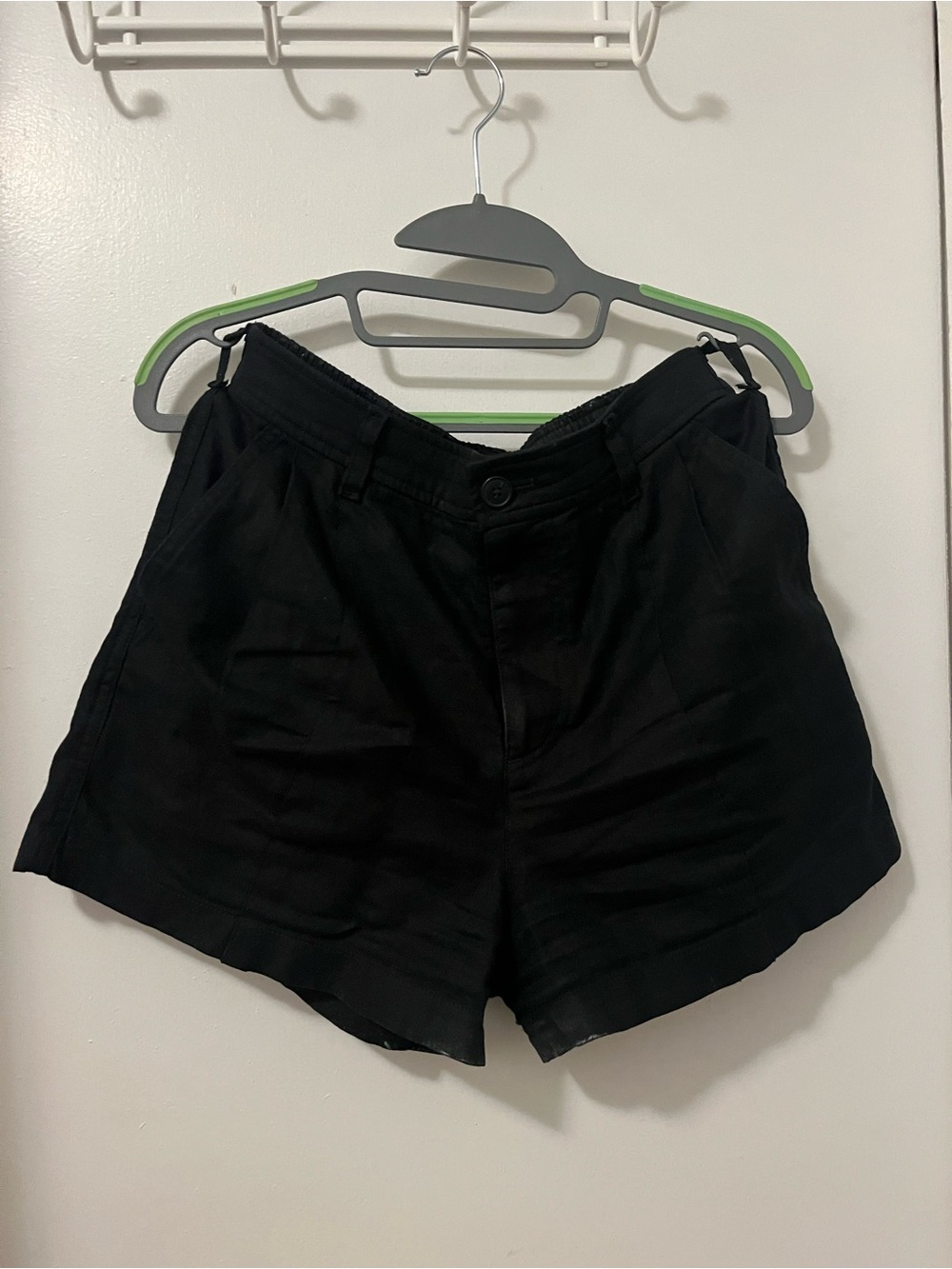 Black Uniqlo Linen/Cotton Shorts | 26-27